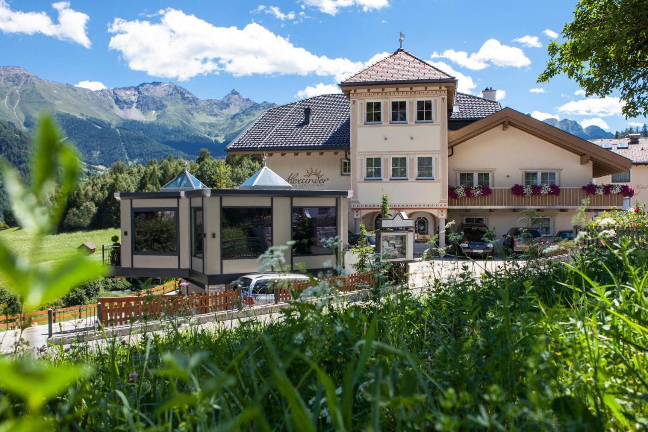 Alpenapart Ladis Ehemals Alpenapart Alexander Inklusive Sommer Bergbahnticket المظهر الخارجي الصورة